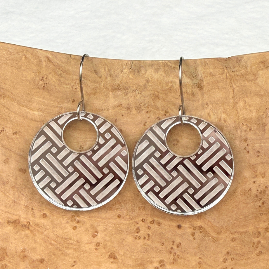 Geometric Round Earrings – Lightweight Silver Mirrored Dangles