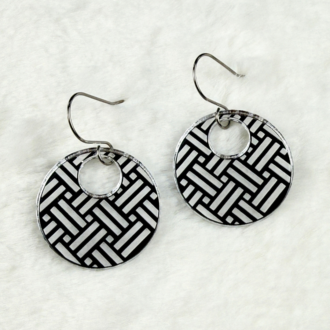 Geometric Round Earrings – Lightweight Silver Mirrored Dangles