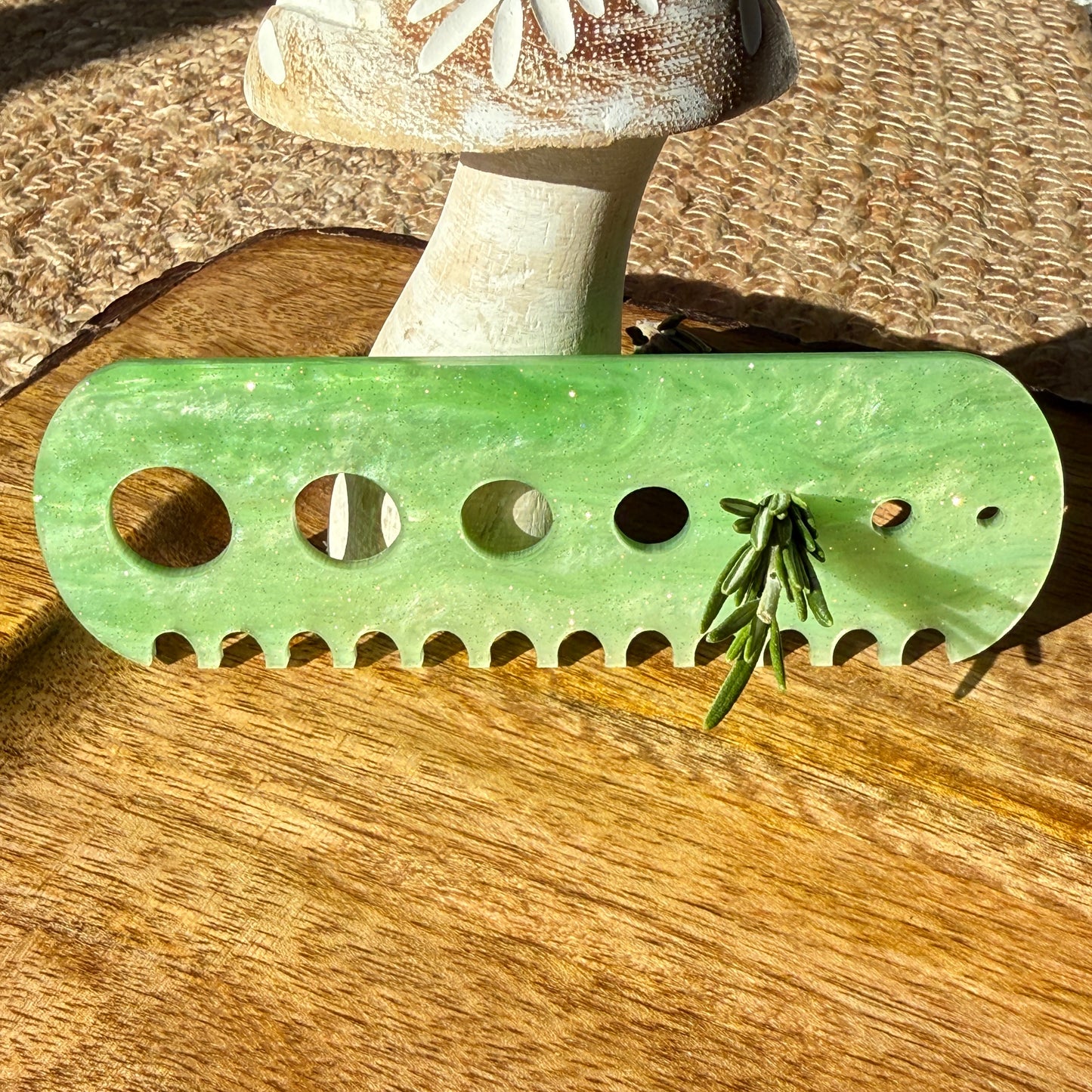 Green Acrylic Herb Stripper – 7 Hole Kitchen Tool